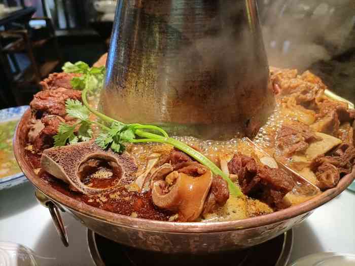 羊老三羊蝎子牛仔排北派炭火锅(龙湖金沙天街店)-"[薄荷]环境:环境