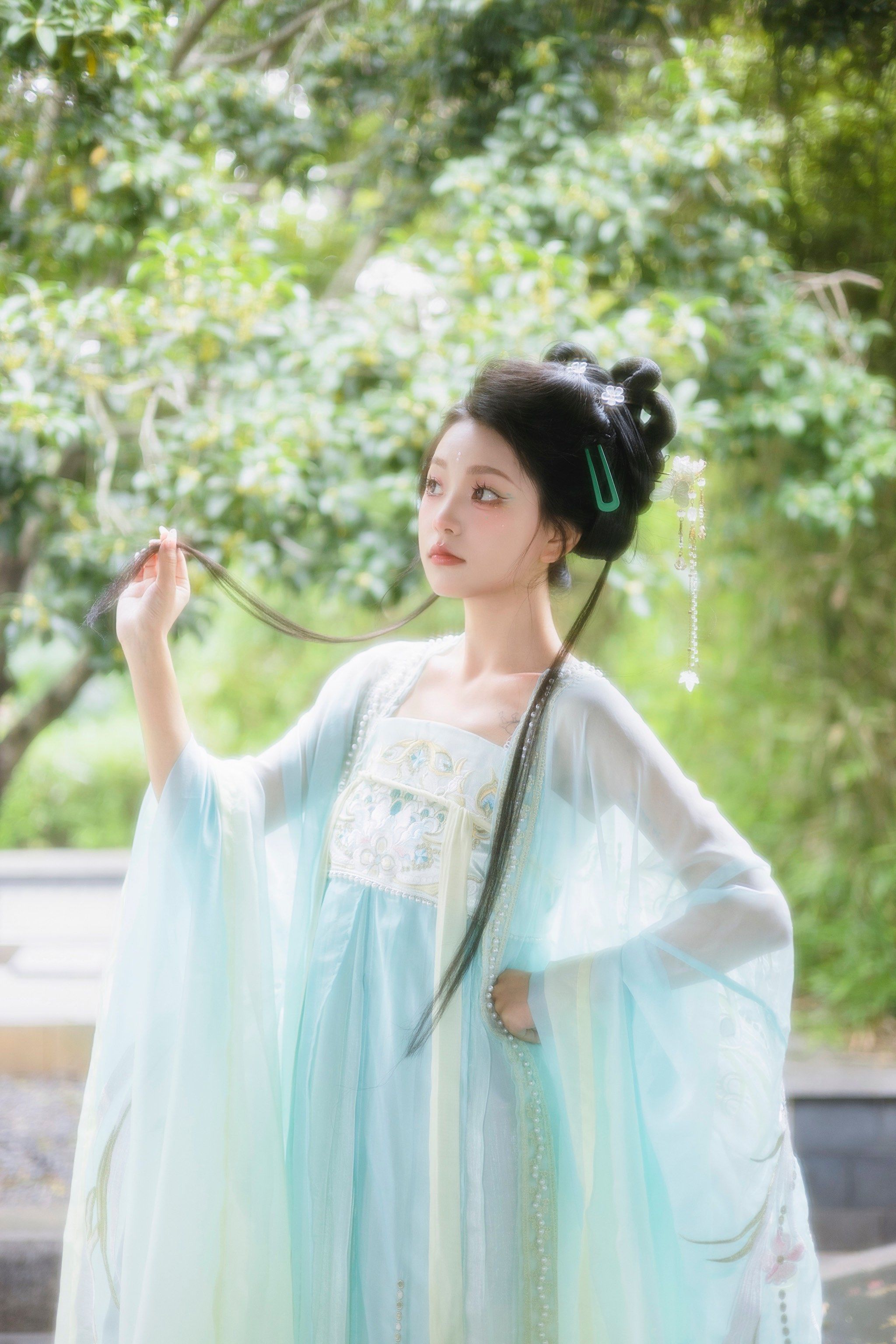 女生一定要去拍拍古风写真,
这是我们中国女孩子享有的特殊福利