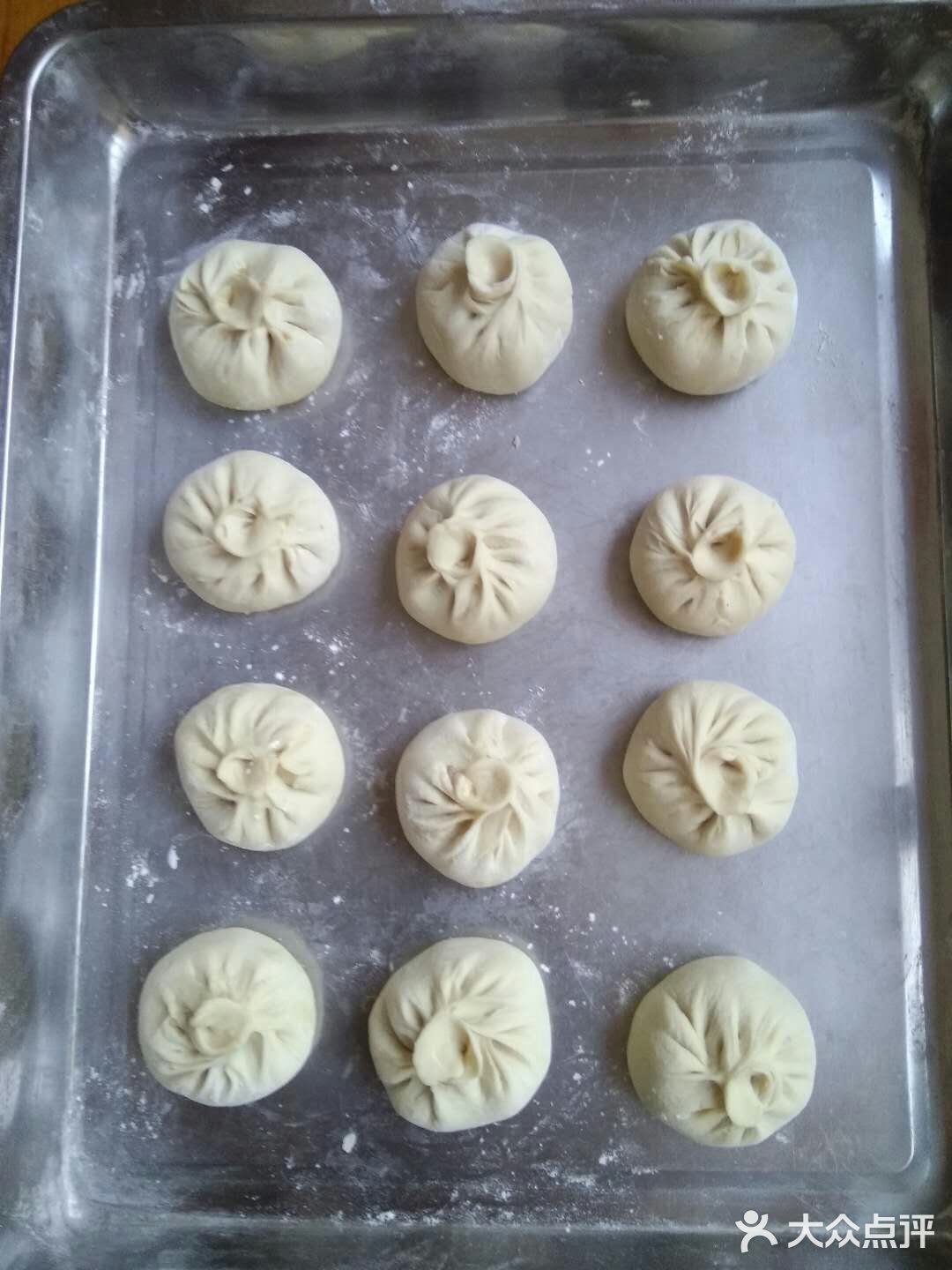 夏天吃点现成的包个三鲜包子吧