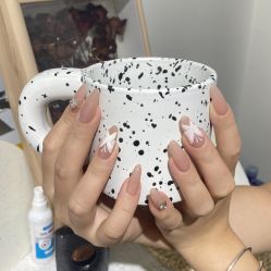 -倾·卿自助美甲美睫工作室