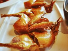 玻璃皮润烧乳鸽王-富力丽思卡尔顿酒店·丽轩中餐厅