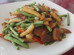 茶树菇豆角炒猪颈肉-喜相逢海鲜美食城(五邑平价农副产品批发市场店)