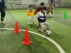 -飞梦少儿足球培训(塘桥校区)