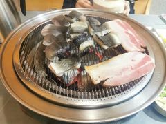 -围炉肉舍•炭烤活鳗•丹东海鲜烤肉(步行街店)