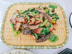 蕨粑腊肉-余家庄肥肠鱼地方汤锅(银杏大道店)