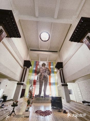 周末和我哥吃完饭很无聊，就想起来仙足岛上的介观