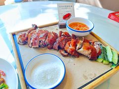 -小白的·非遗东方烤乳猪·海南菜连锁餐厅(椰梦长廊外贸路店)