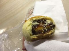 豆沙蛋黄酥-闻酥园(大慈寺店)