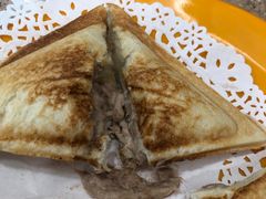 芝士吞拿鱼夹饼-喜莲咖啡