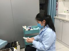 -世龙世家灰指甲·甲沟炎·跖疣护理·修脚(东江湾路店)