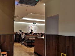 -漕河泾街道图书馆(漕河泾社区文化活动中心店)