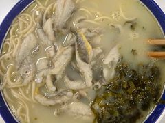 招牌黄鱼面-明呈黄鱼面馆(斜土路店)