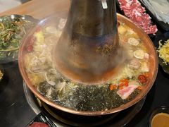 -果松木炭酸菜铜火锅·外婆参鸡汤