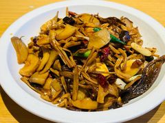 -关东小磨东北菜(上海长风大悦城店)