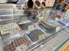 -VENCHI 闻绮(上海佛罗伦萨小镇店)