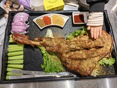 香酥烤羊腿-陈六子全羊馆·烧烤烤羊排(山东理工大店)