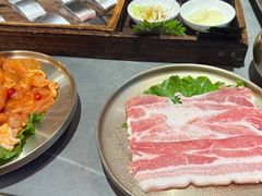 -围炉肉舍•炭烤活鳗•丹东海鲜烤肉(步行街店)
