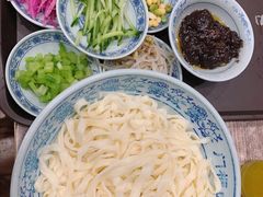 老北京炸酱面-门框胡同百年卤煮(新街口店)