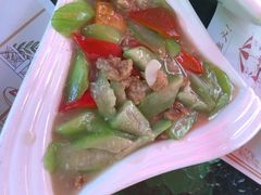 -月亮眼花园餐厅书吧酒吧