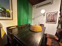 -Cuc Gach Quan Restaurant