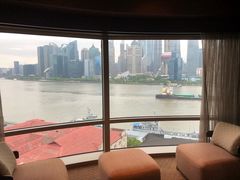 东楼江景套房卧室-上海外滩茂悦大酒店