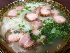脆皮五花肉粉-肇兴特色牛肉粉