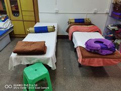 -何氏中医推拿馆(大庆路店)