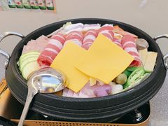 -豚妈妈汤饭·部队锅(南京东路店)