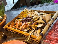 -菌自由丨野生菌火锅特色庭院餐厅(丽江古城店)