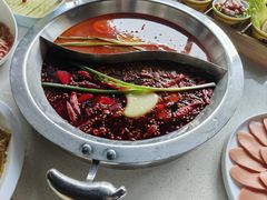 -茅草房·河畔园林火锅