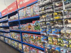 -逝水玩具折扣店