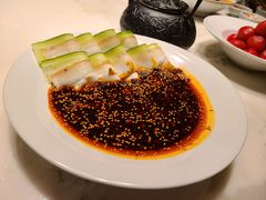蒜泥白肉配乳瓜-初蓉丨遇见新川菜(亲贤街荣耀店)