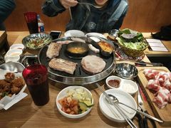 -江南猪肉商会无限续吃(弘大店)