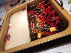 -尚尚仙·酸汤猪手·猪肚鸡火锅(华联万柳购物中心店)