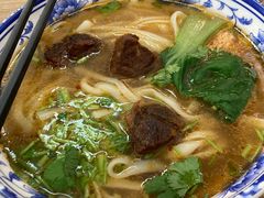 红烧牛肉面-华天新川面馆(闹市口店)