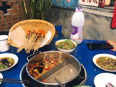 -马路边边串串香形象店(磐石路店)