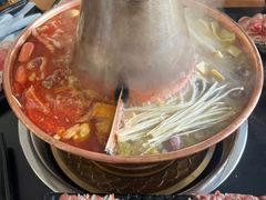 -果松木炭酸菜铜火锅·外婆参鸡汤