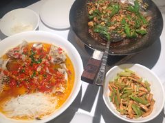-费大厨辣椒炒肉(高铁吾悦广场店)
