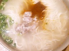 -亮亮面馆(经六路店)