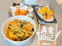 -W COLLECTIVE  DESSERT SHOP