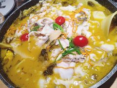 经典老坛酸菜鱼-山城外·非遗酸菜鱼(新都汇融店)