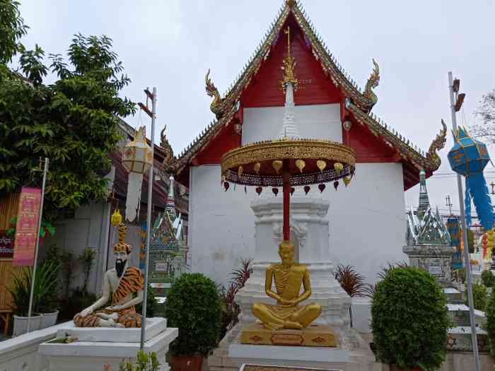 塞姆芒寺-"塞姆芒寺,位于古城的东南角,在不远的地方.