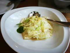 -Chom Cafe and Restaurant