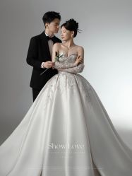 -雪中彩影婚纱摄影·微光艺术中心