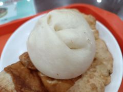 牛肉大葱包子-护国寺小吃(左家庄店)