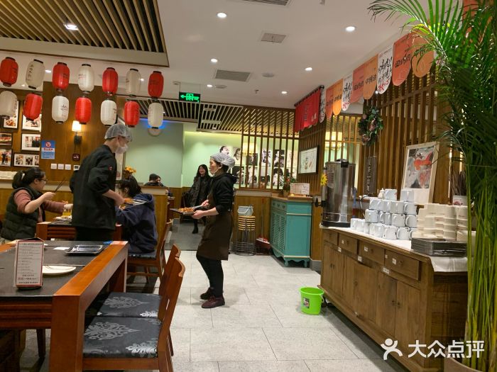 福苗小骆驼烧烤(曲江店)大堂图片