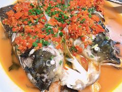 老坛剁椒蒸鲜活鱼头-遇见湘·地道湖南菜(云门店)