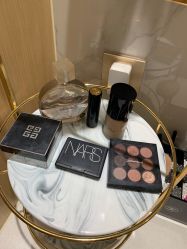 -香港倾城国际·美容美体中心