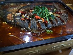 -老东镇啤酒屋海鲜加工·蒸汽海鲜·海鲜烧烤(台东店)