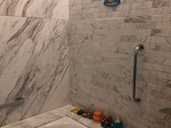 -上海滴水湖皇冠假日酒店